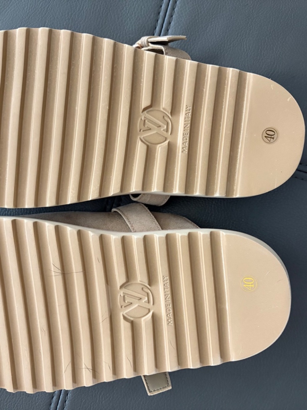 Women's Shoes - Picture 2 of 7